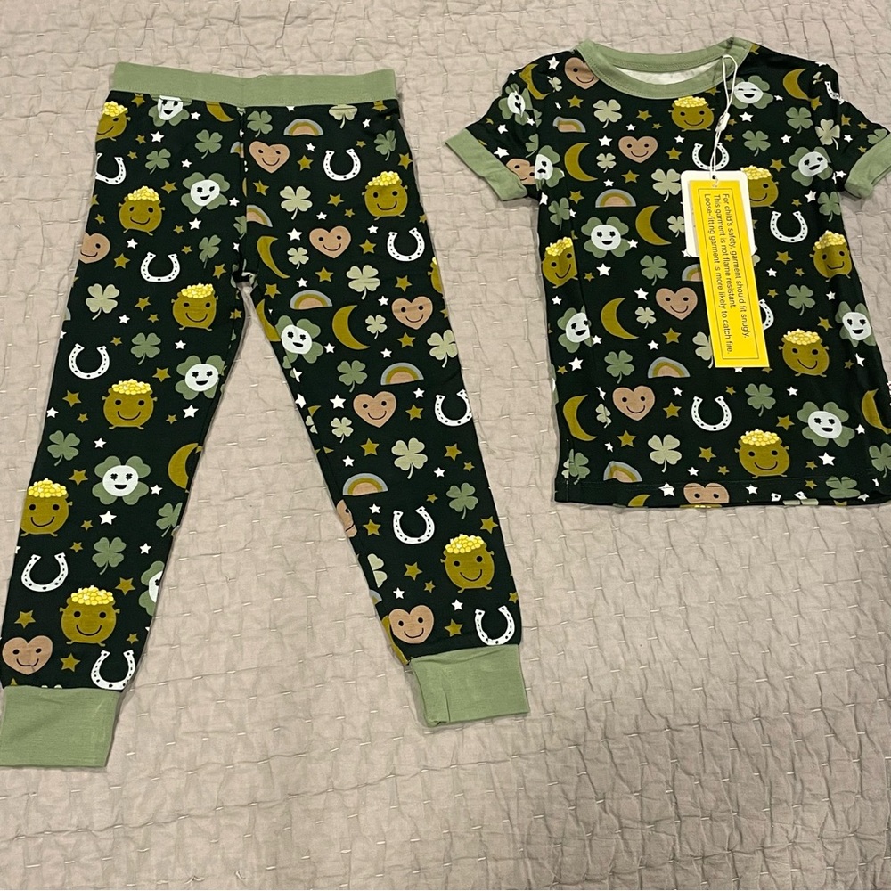 NWT Emerson and Friends St. Patrick’s Day Shamrock Pajama Set Size 2T